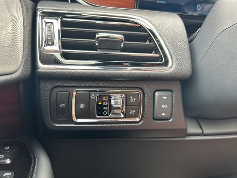 Used 2023 Lincoln Navigator Reserve AWD/4WD image 14