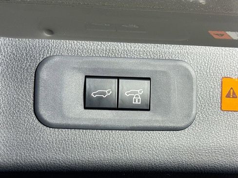 Used 2025 Lexus TX 500h AWD w/ Technology Package image 33