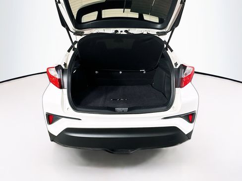 Used 2021 Toyota C-HR XLE image 31