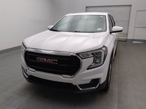 Used 2024 GMC Terrain SLE FWD image 15