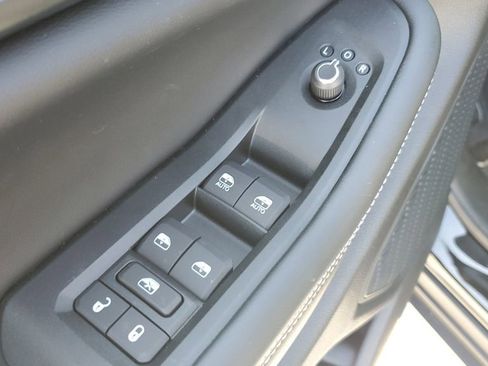 New 2025 Jeep Grand Cherokee L Altitude image 23