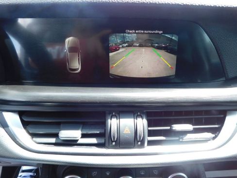 Used 2018 Alfa Romeo Stelvio AWD image 38