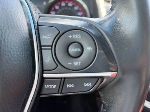 Used 2018 Toyota Camry XSE FWD image 25