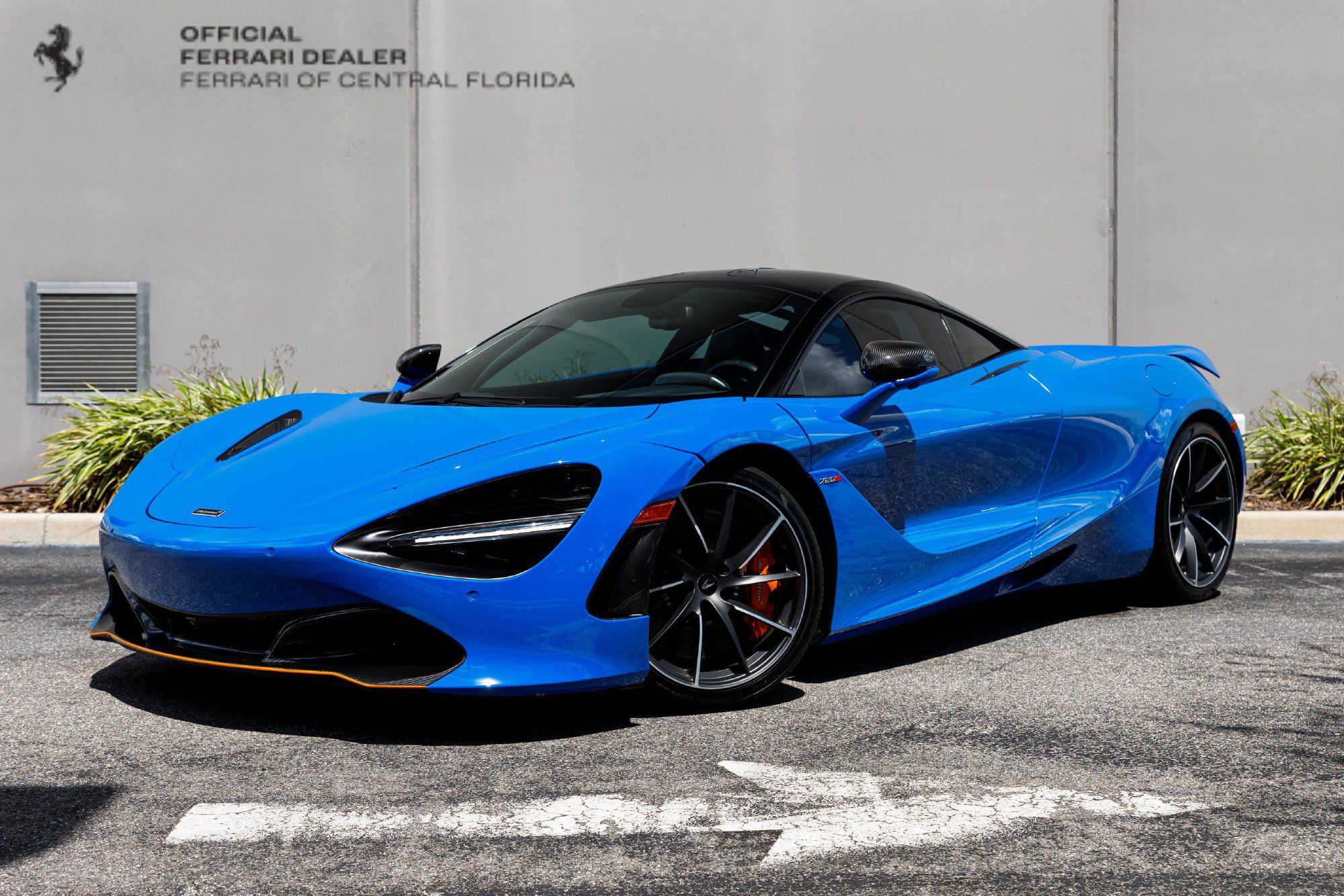 Used 2019 McLaren 720S Luxury RWD image 1