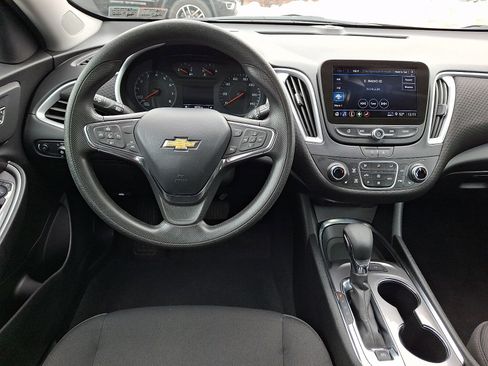 Used 2024 Chevrolet Malibu LT image 11