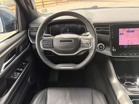 Used 2023 Jeep Wagoneer L Series II image 20