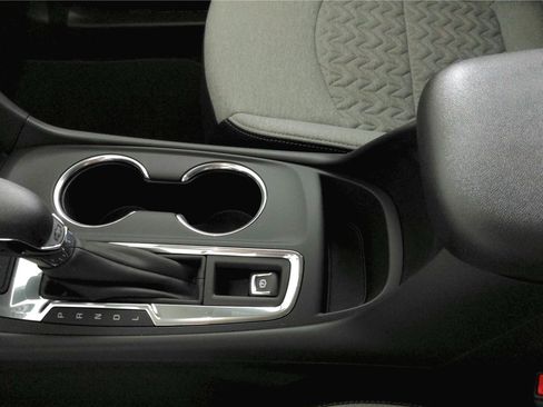 Used 2023 Chevrolet Equinox LS w/ Sport Edition image 15