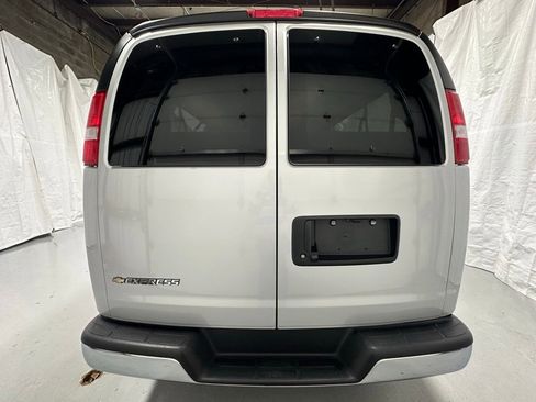 Used 2025 Chevrolet Express 3500 LT w/ LT Preferred Equipment Group image 6