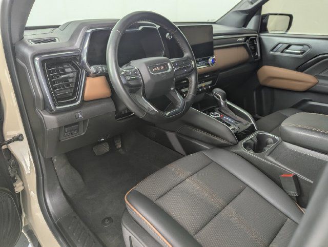 Used 2024 GMC Canyon AT4 AWD/4WD image 9