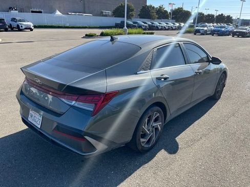 Used 2024 Hyundai Elantra SEL w/ Convenience Package FWD image 5