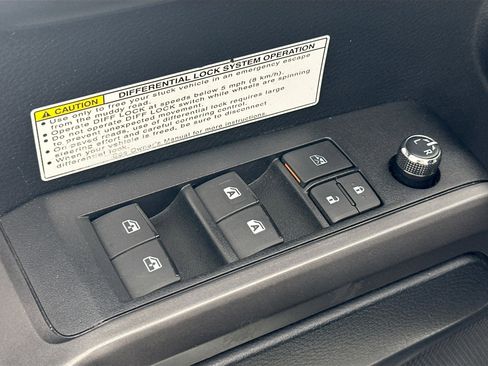 Used 2018 Toyota Tacoma TRD Pro image 18