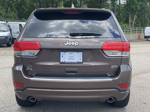 Used 2017 Jeep Grand Cherokee Overland w/ Jeep Active Safety Group RWD image 4