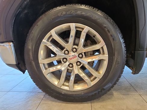 Used 2019 GMC Sierra 1500 SLT w/ SLT Convenience Package AWD/4WD image 16