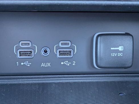 New 2025 Jeep Grand Cherokee Laredo w/ Luxury Tech Group I RWD image 22