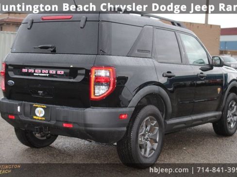 Used 2021 Ford Bronco Sport Badlands image 5