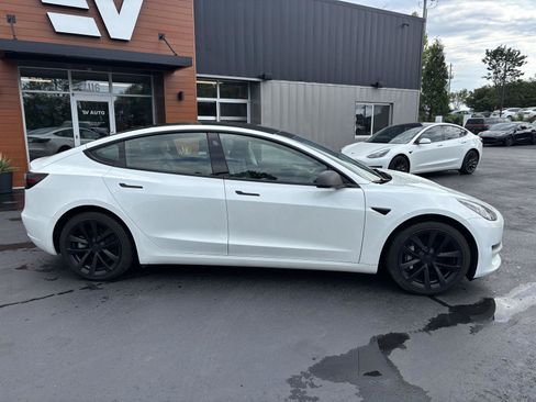 Used 2023 Tesla Model 3 Standard Range RWD image 2