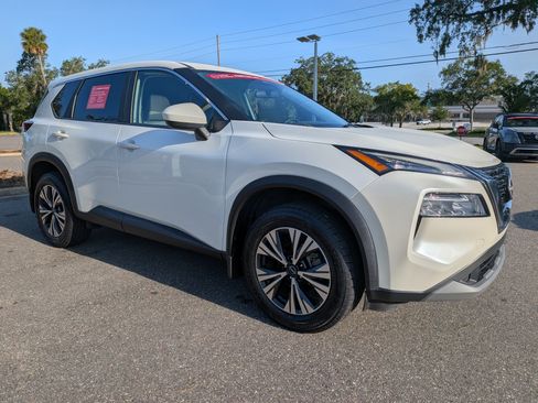 Certified 2023 Nissan Rogue SV FWD image 2