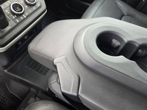 Used 2021 Land Rover Defender 90 First Edition image 17