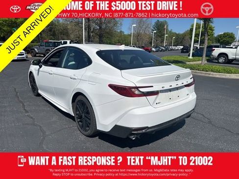 Used 2025 Toyota Camry SE image 5