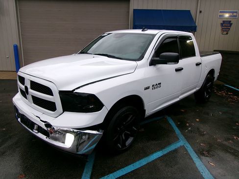 Used 2018 RAM 1500 Big Horn image 1