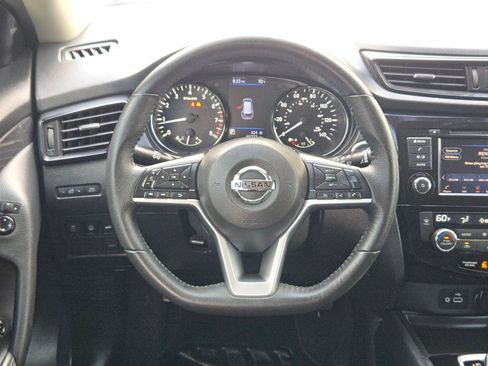 Used 2019 Nissan Rogue SV image 20