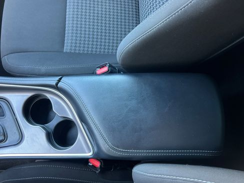 Used 2022 Dodge Challenger R/T image 32