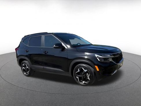 Used 2025 Kia Seltos S FWD image 2