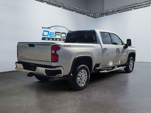 Used 2021 Chevrolet Silverado 2500 LTZ w/ LTZ Convenience Package AWD/4WD image 3