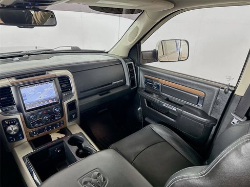 Used 2014 RAM 1500 Laramie w/ Convenience Group AWD/4WD image 26