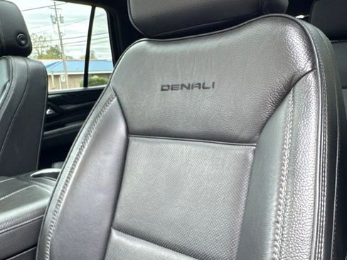 Used 2022 GMC Yukon Denali AWD/4WD image 16