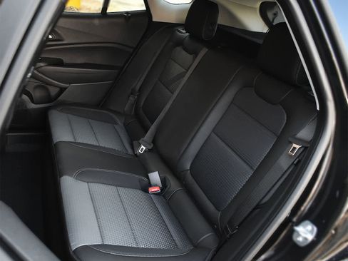 New 2026 Chevrolet Trax LT w/ Driver Confidence Package image 11