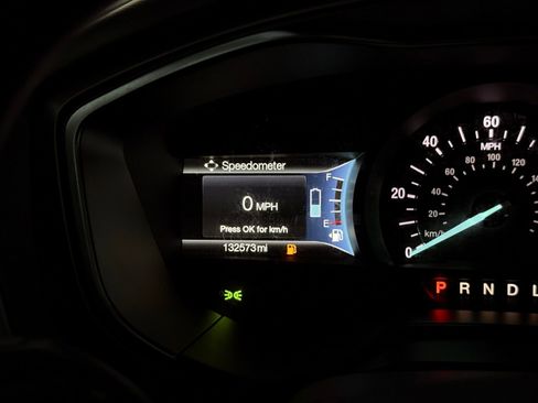 Used 2019 Ford Fusion SE FWD image 24