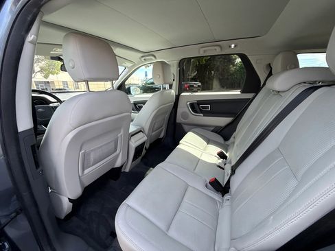 Used 2019 Land Rover Discovery Sport HSE image 16