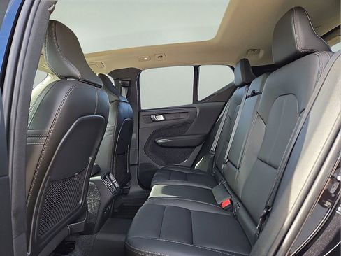 New 2026 Volvo XC40 B4 Plus w/ Protection Package Premier FWD image 15