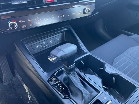 Used 2025 Kia K5 LXS image 40