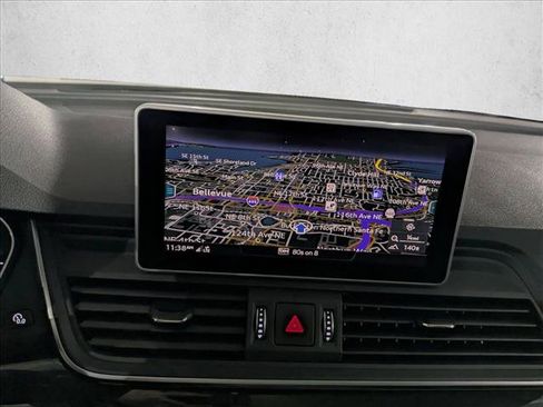 Used 2020 Audi Q5 e Premium Plus w/ Premium Plus Package image 19