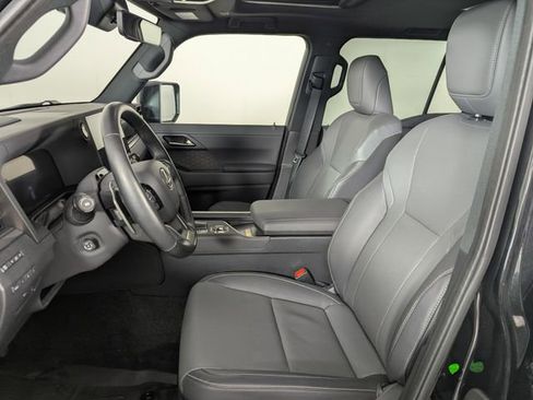 Used 2024 Lexus GX 550 w/ Accessory Package (Z1) image 15