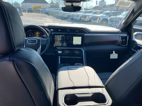 New 2026 GMC Sierra 2500 Denali w/ Denali Reserve Package image 19