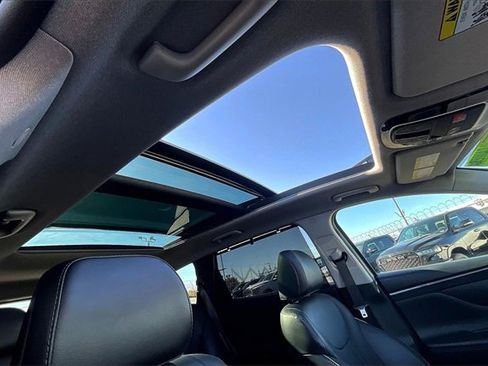 Used 2023 Hyundai Santa Fe Limited image 17