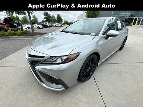 Used 2021 Toyota Camry XSE FWD image 5