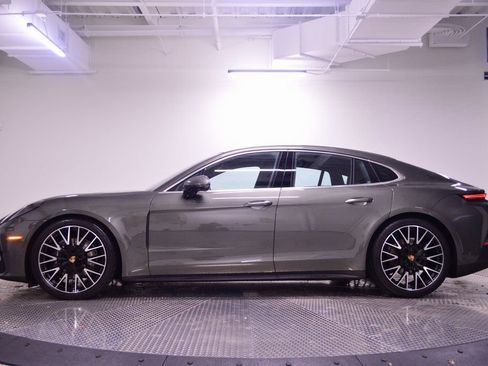 Certified 2025 Porsche Panamera 4 AWD/4WD image 2