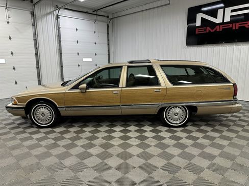Used 1993 Buick Roadmaster Estate image 2