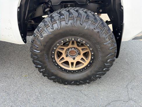 Used 2015 Toyota Tundra SR5 w/ SR5 Upgrade Package AWD/4WD image 26