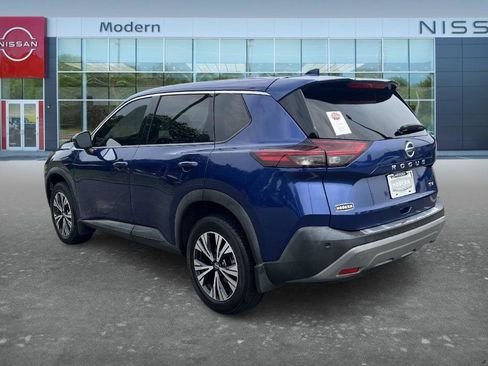 Used 2021 Nissan Rogue SV FWD image 7