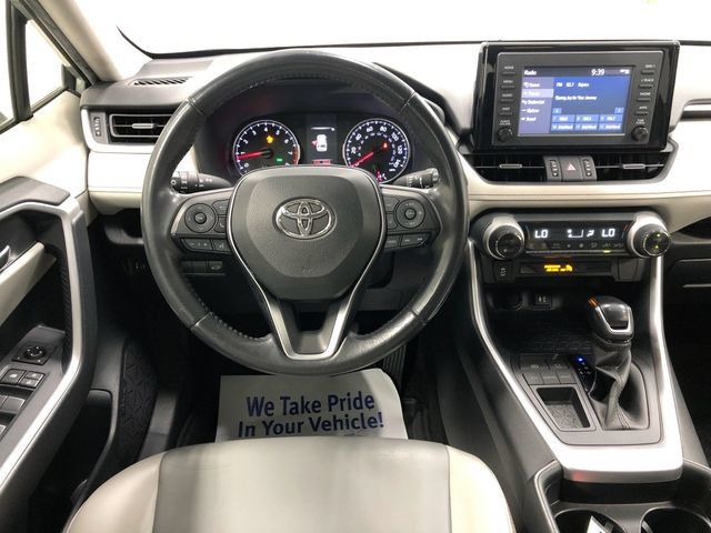 Used 2019 Toyota RAV4 XLE Premium FWD image 15