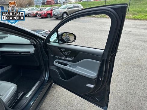 Used 2022 Lincoln Corsair Reserve w/ Equipment Group 201A image 11