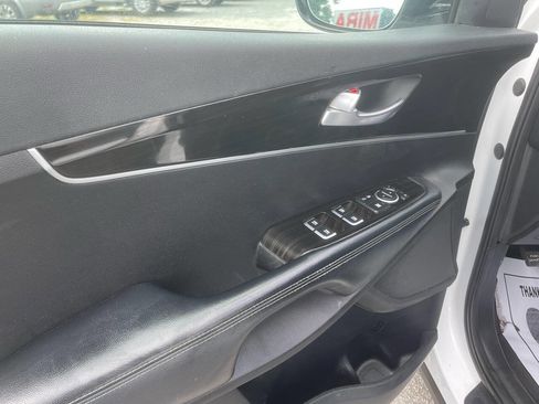 Used 2019 Kia Sorento FWD image 20