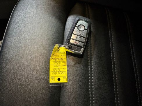 Used 2023 Ford Edge SEL w/ Convenience Package image 11