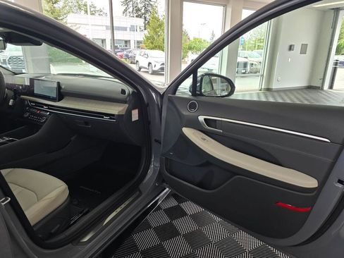 New 2026 Hyundai Sonata Limited FWD image 40