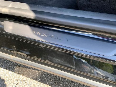 Used 2021 Tesla Model Y Performance AWD/4WD image 9
